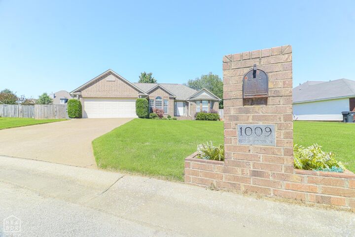 Property Photo:  1009 Cypress Springs Cove  AR 72405 