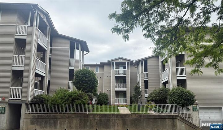 Property Photo:  215 Orchard Pk 215  NJ 07401 