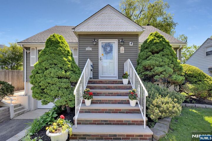 Property Photo:  287 Jackson Avenue  NJ 07070 