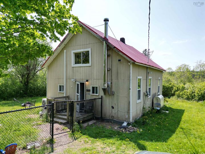 Property Photo: 107 Upper Pembroke Road NS B0N 2P0