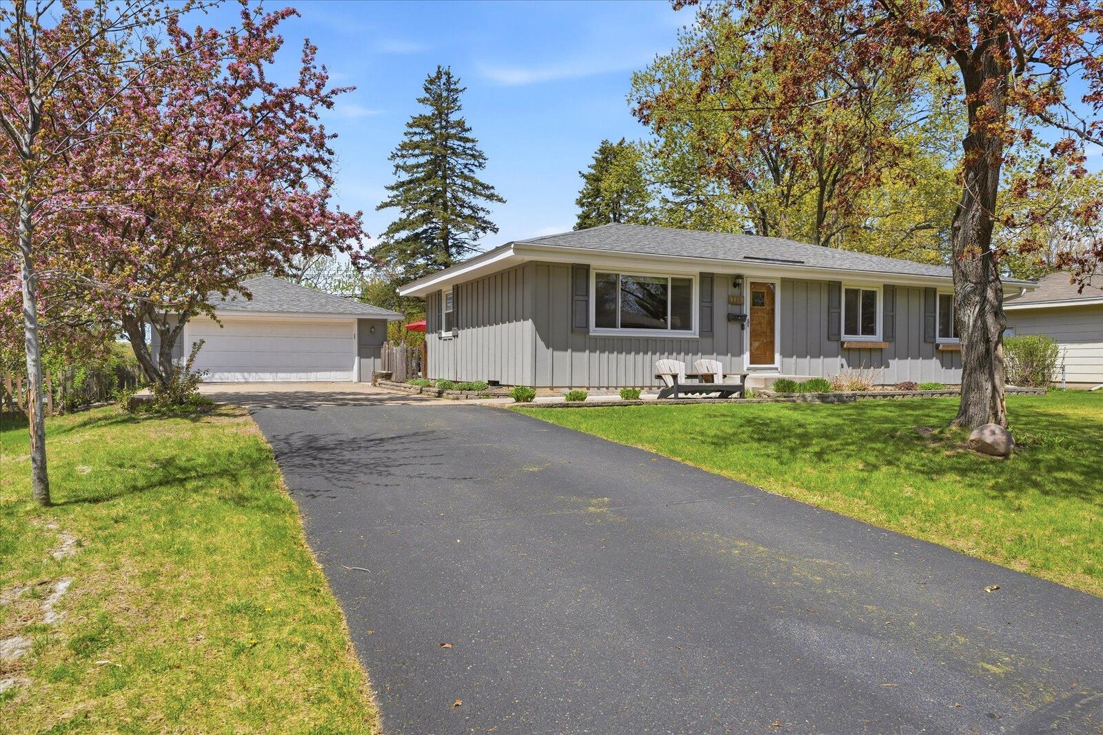 Property Photo:  8508 Quinn Avenue S  MN 55437 
