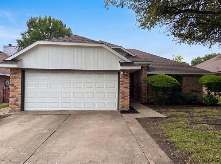 Property Photo:  1502 Allen Drive  TX 75104 