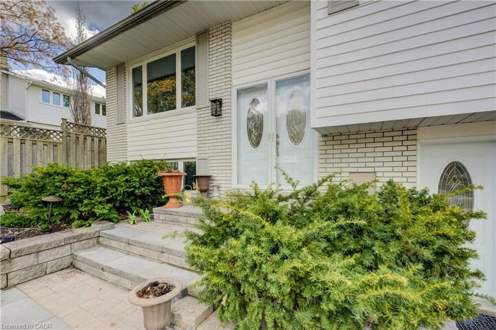 Property Photo:  209 Willowdale Avenue  ON N2J 3M2 