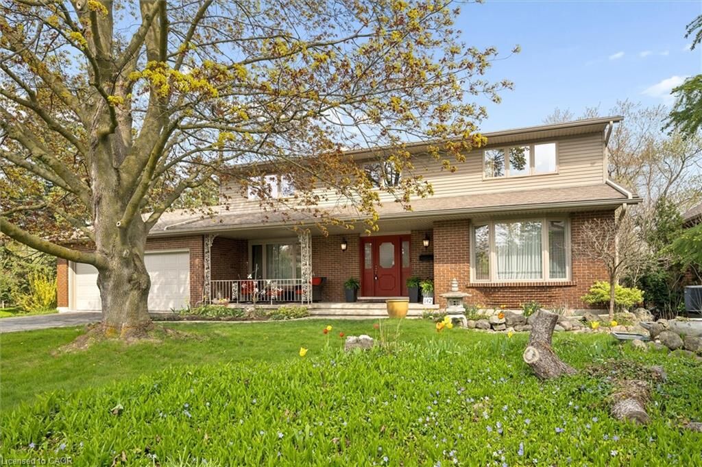 Photo de la propriété:  142 Carson Drive  ON N2B 2Z2 