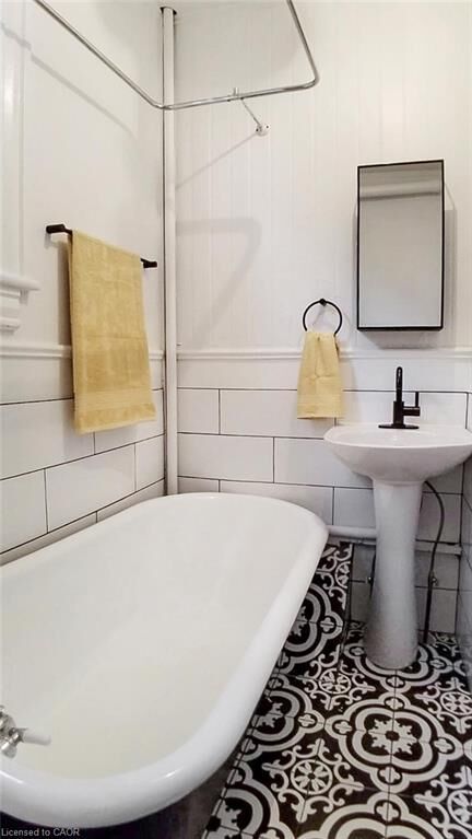 Property Photo:  298 Emerald Street N 2  ON L8L 5L3 