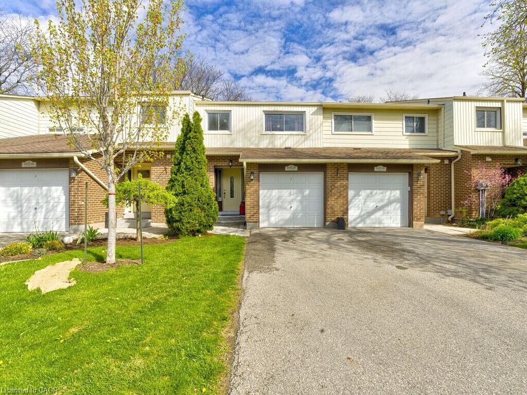 Property Photo:  1572 Newlands Crescent 69  ON L7M 1V6 