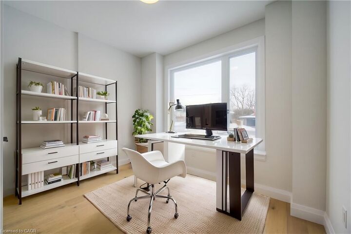 Property Photo:  264 Blair Road 2  ON N1S 4K9 