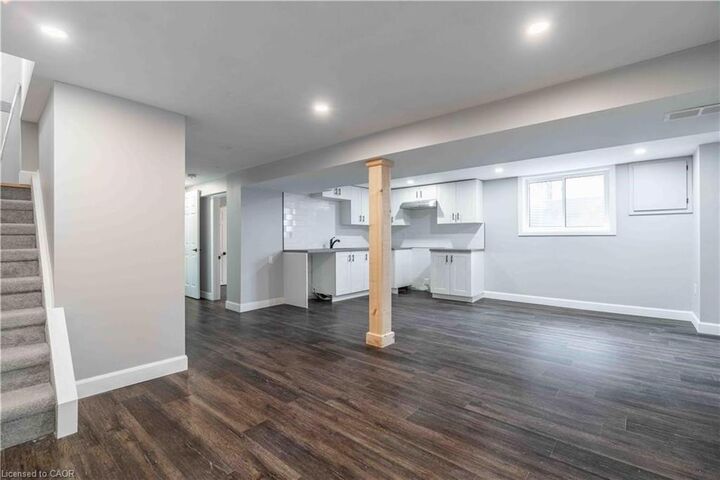 Property Photo:  42 Sharon Avenue 2  ON L8T 1E3 