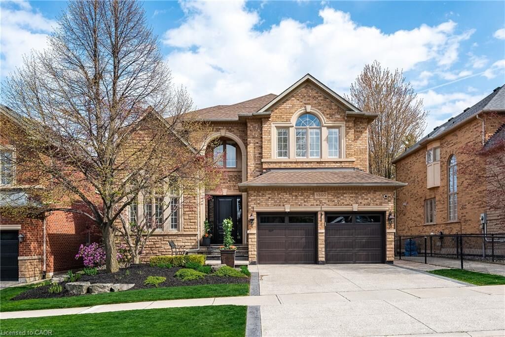 Property Photo:  1392 Clearwater Crescent  ON L6H 7J5 