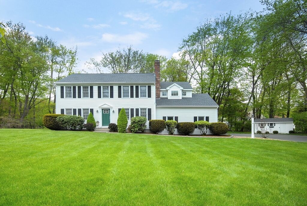 Property Photo:  2 Blackthorne Cir  MA 01748 