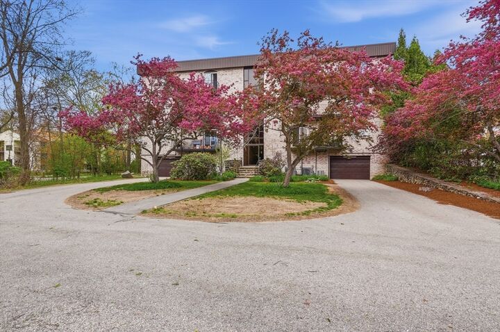 Property Photo:  181 Littleton Road - Bldg.1 123  MA 01824 