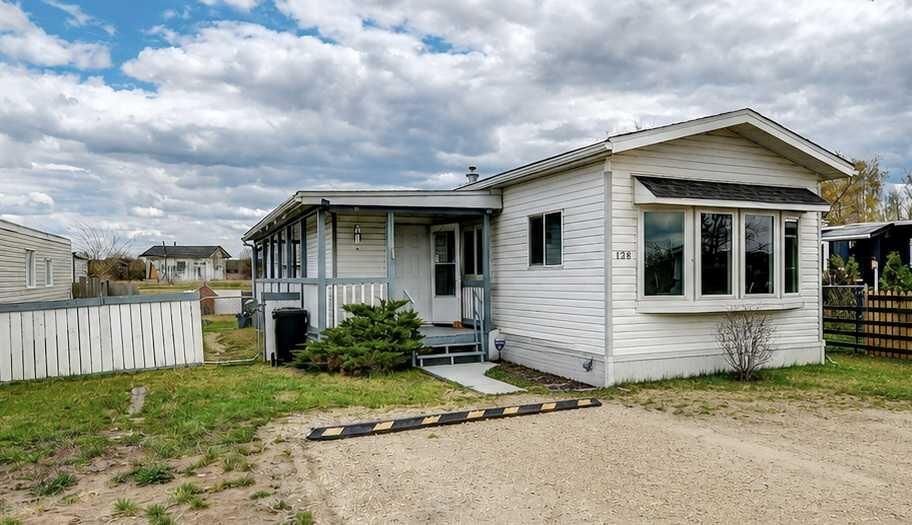 Property Photo:  55037 714 Township # 128  AB T8X 4A9 