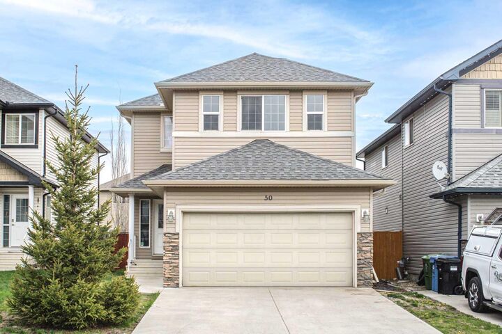 Property Photo:  50 Everwoods Park SW  AB T2Y 0G3 