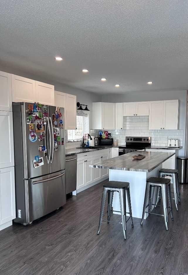 Property Photo: 841 Currant Crescent AB T0A 2C0