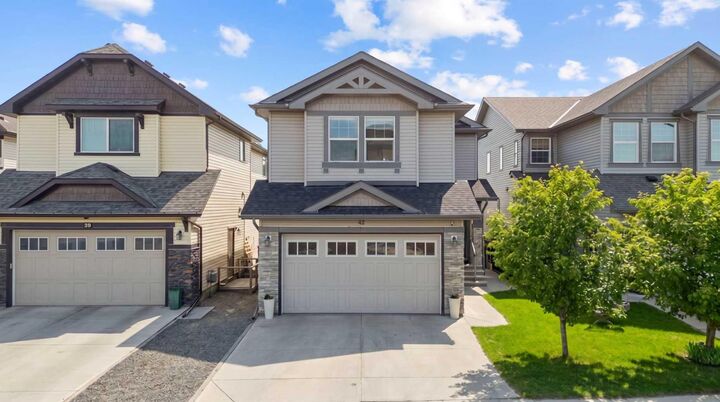 Property Photo:  42 Skyview Point Rise NE  AB T3N 0G9 
