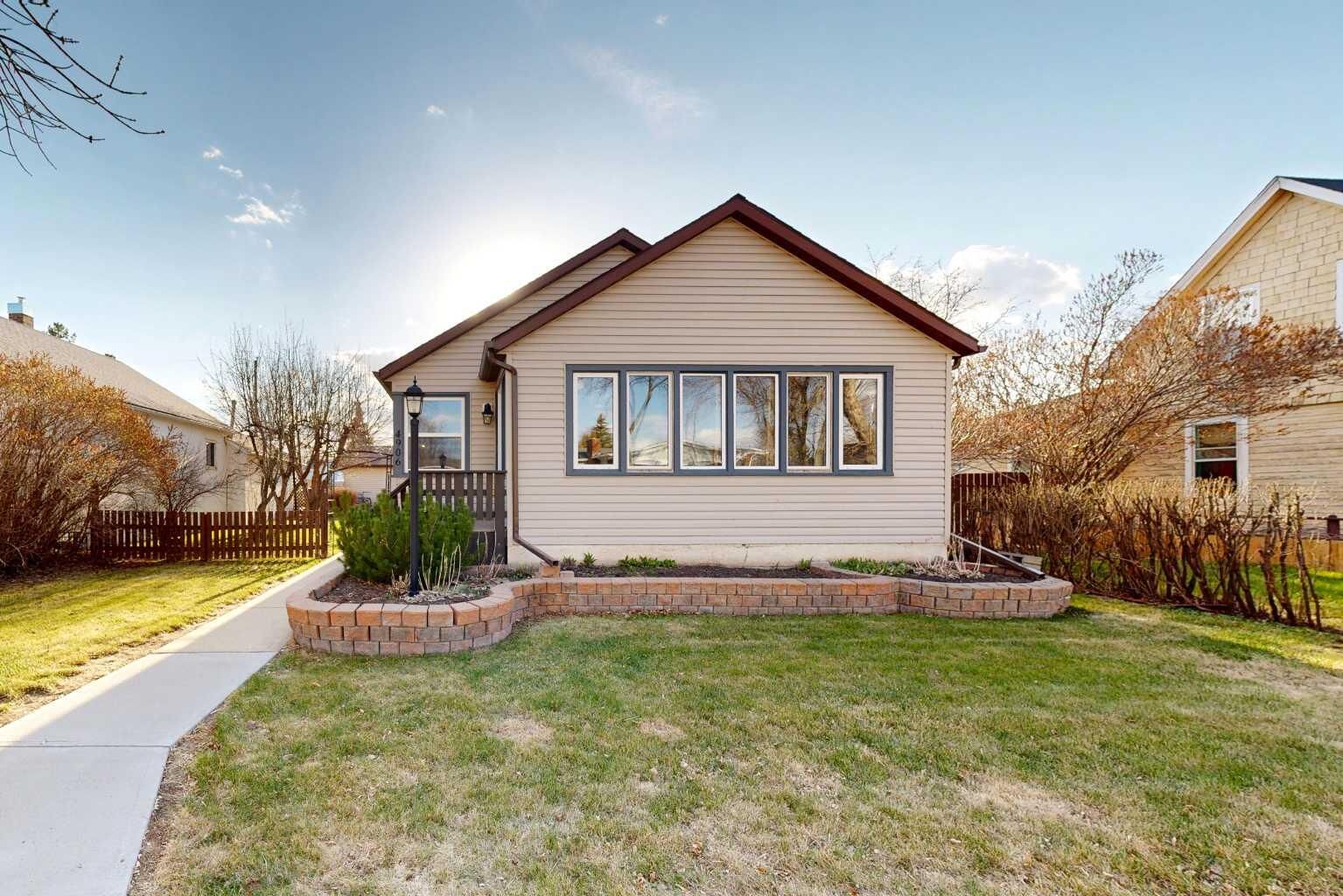 Property Photo:  4906 48 Street  AB T4K 1J5 