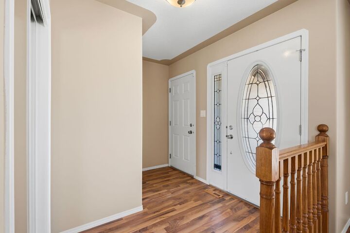 Property Photo:  64 Isbister Close  AB T4R 0B9 