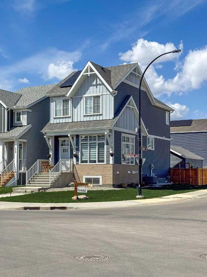 Property Photo: 1842 Rangeview Drive SE AB T3S 0C9