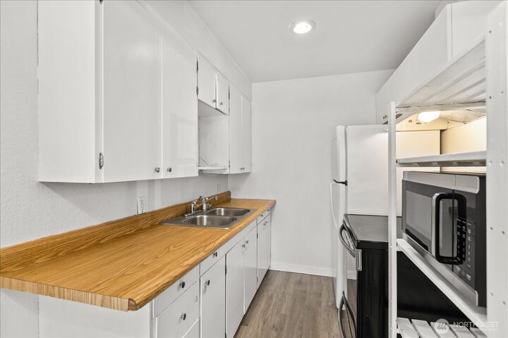 Property Photo:  2215  Jackson Avenue  WA 98203 