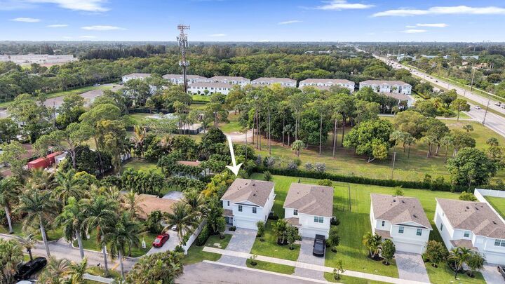Property Photo:  4549 Dow Lane  FL 33463 