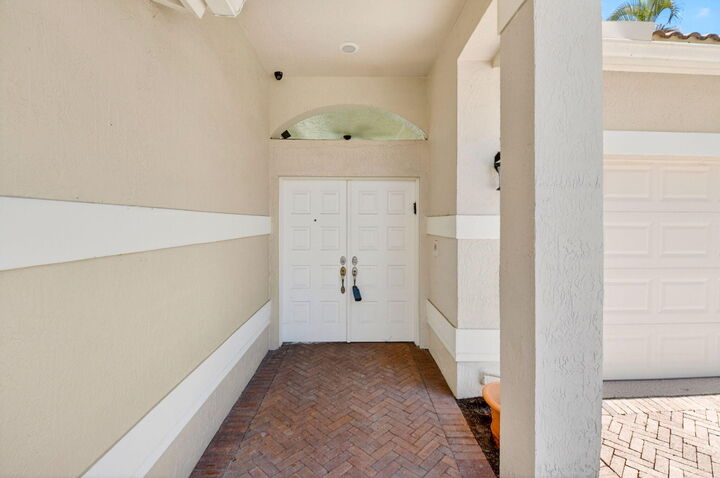 Property Photo:  5063 Ventura Drive  FL 33484 