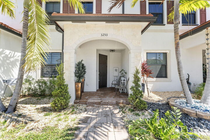 Property Photo:  3253 W 106th Terrace 3253  FL 33018 