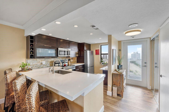 Property Photo:  1401 N Riverside Drive 1102  FL 33062 