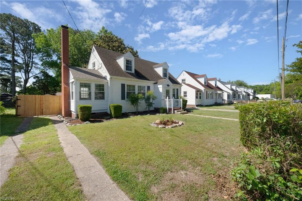 Property Photo:  10 E Southampton Ave  VA 23669 