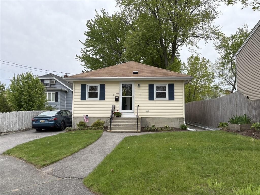Property Photo:  353 Massasoit Avenue  RI 02914 