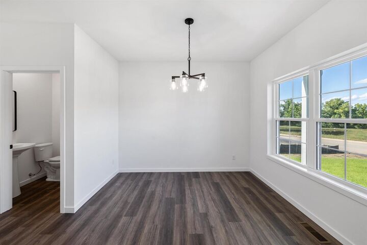 Property Photo:  505 Ridge Court  WI 53576 