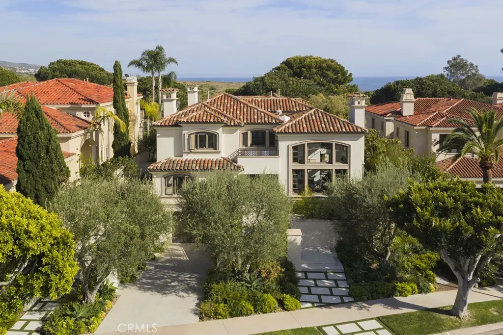 Property Photo:  10 Pelican Point  CA 92657 