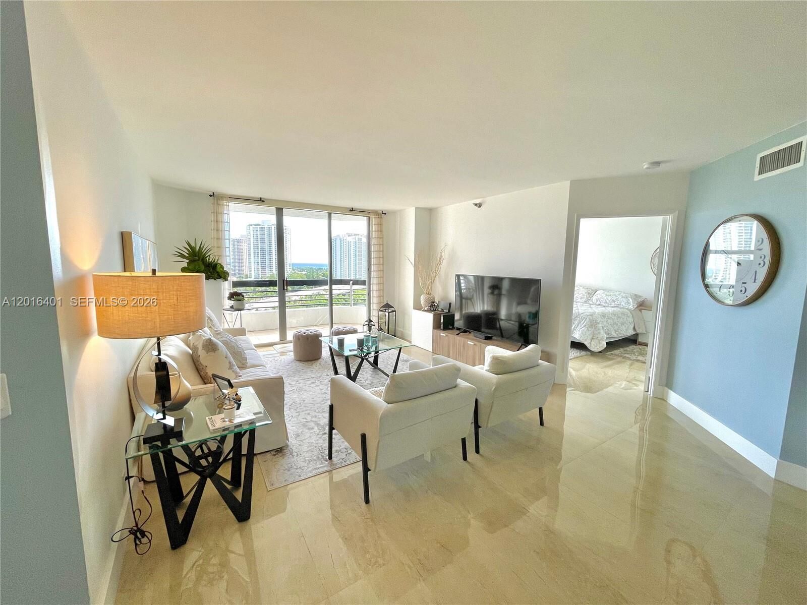 Property Photo: 3400 NE 192nd St 1511 FL 33180