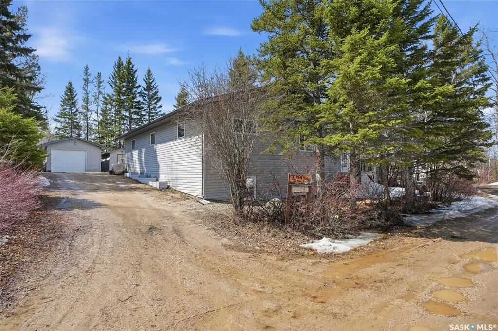 Property Photo: 205 Bay Drive W SK S0J 0N0