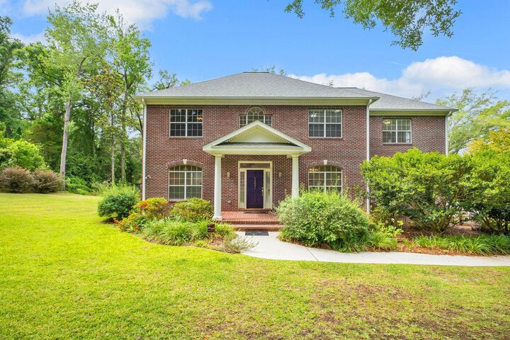 Property Photo:  2021 Winthrop Way  FL 32308 