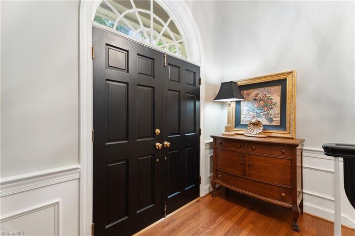 Property Photo:  440 Sherwood Forest Road  NC 27104 