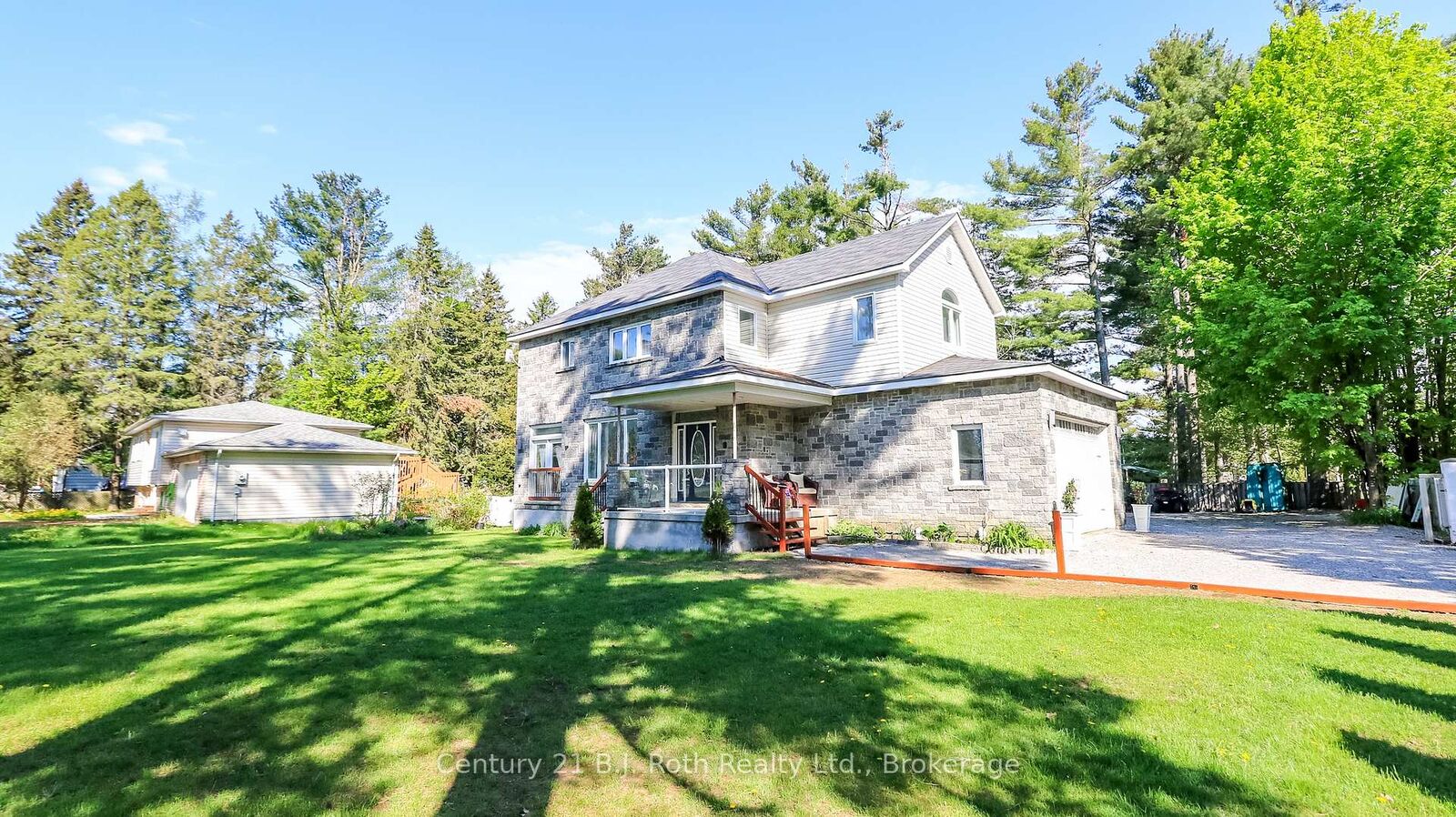 Property Photo: 3276 Turnbull Drive ON L3V 0Y4