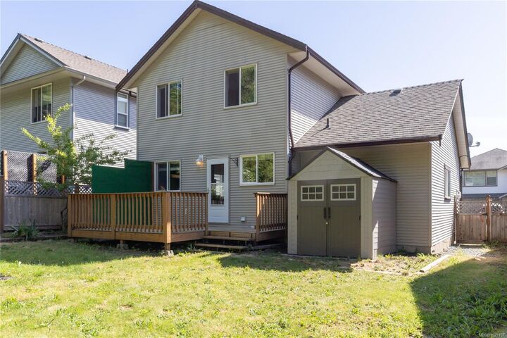 Property Photo:  293 Applegreen Ave  BC V9R 0A7 