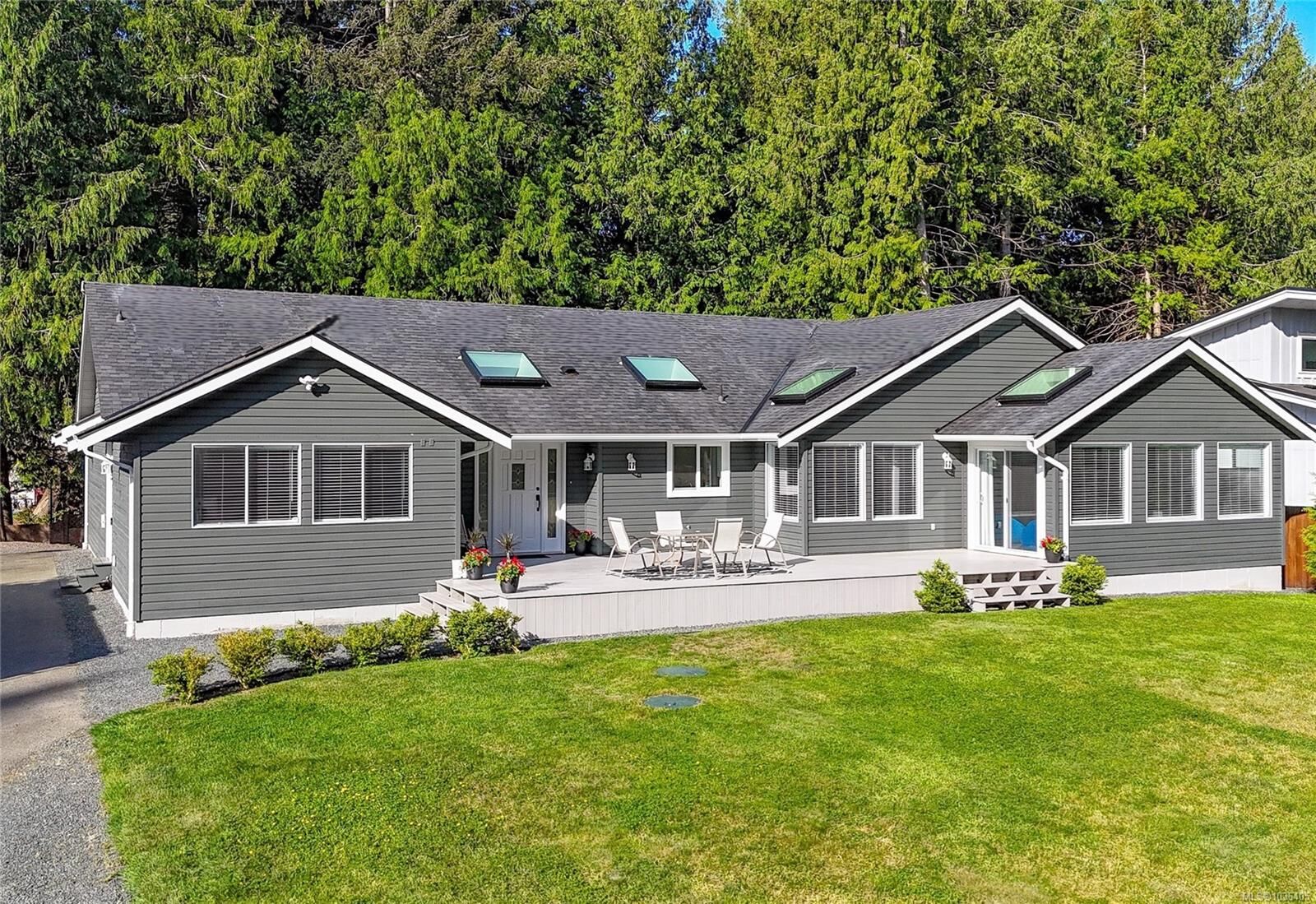 Property Photo:  967 Woodpecker Pl  BC V9P 1T1 