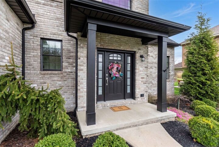 Property Photo: 2547 Forest Brook Dr PA 15241