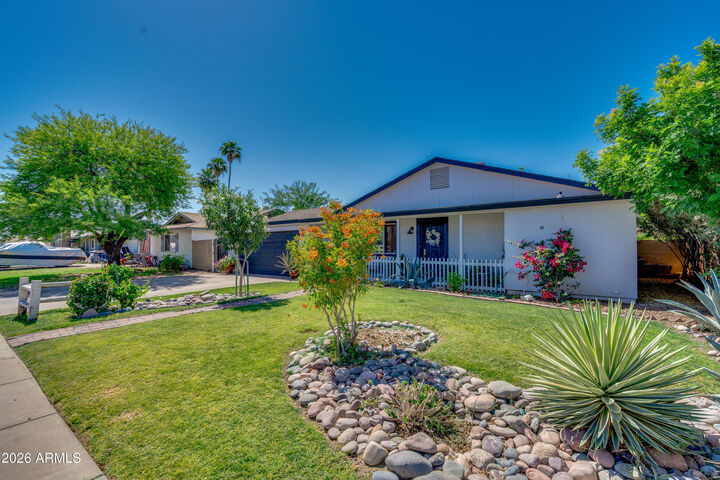 Property Photo:  2209 W Edgewood Avenue  AZ 85202 