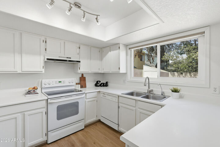Property Photo: 18608 N 4th Drive AZ 85027
