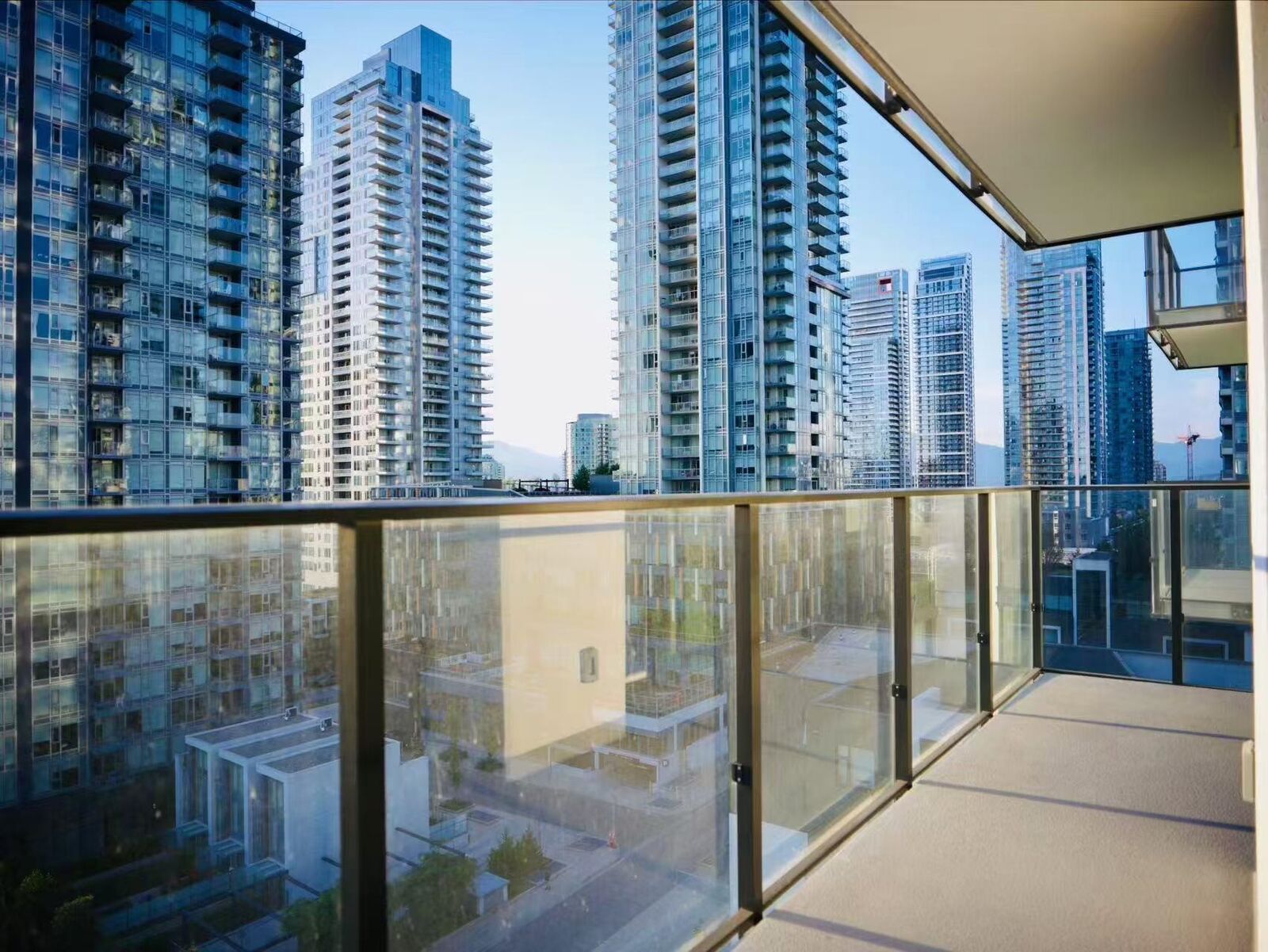 Property Photo: 6537 Telford Avenue 908 BC V5H 0K9