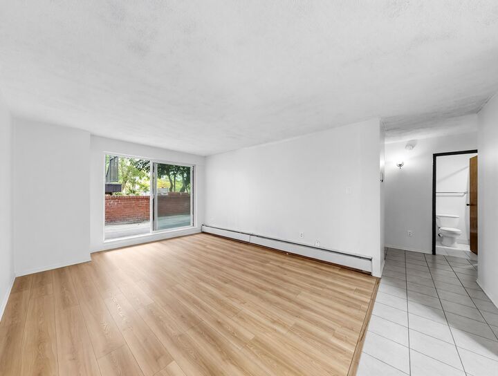 Property Photo:  588 E 5 Street 111  BC V5T 4H6 