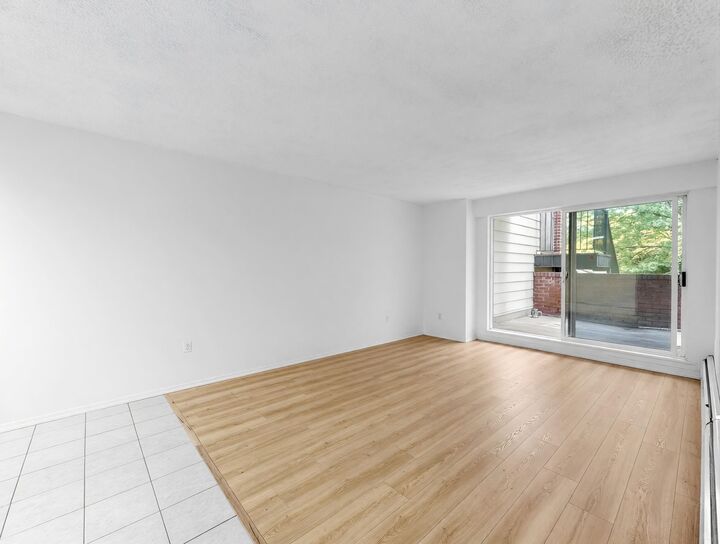 Property Photo: 588 E 5 Avenue 111 BC V5T 4H6
