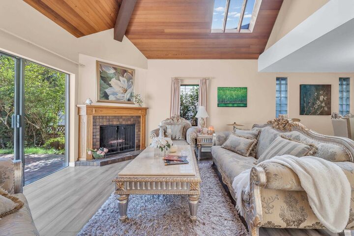 Property Photo: 1040 Jefferson Avenue BC V7T 2A5