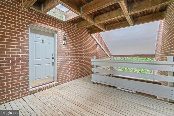 Property Photo:  3151 Anchorway Court D  VA 22042 