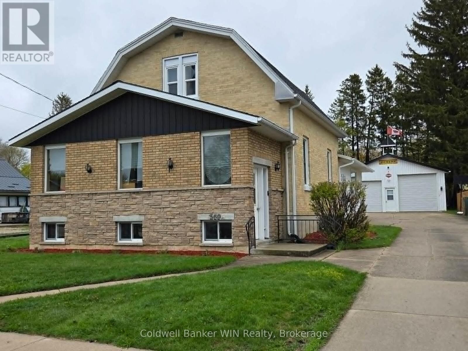 Property Photo:  360 James Street  ON N0G 2L3 