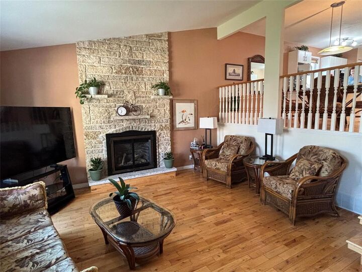 Property Photo:  6 Beaupre Bay  MB R3X 1C7 
