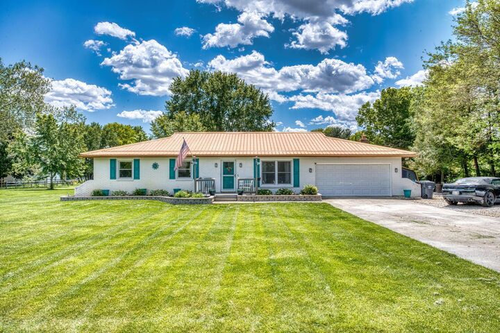 Property Photo:  4887 Dellen Road  OH 43125 