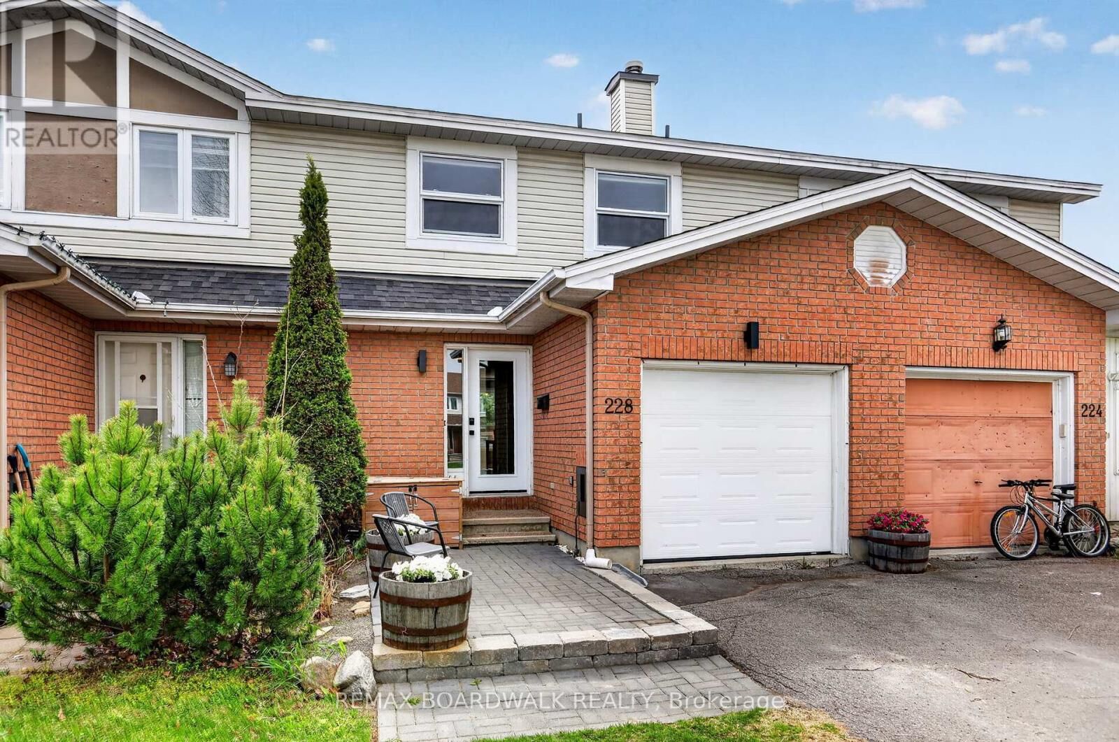 Property Photo:  228 Jamieson Street  ON K0A 1A0 